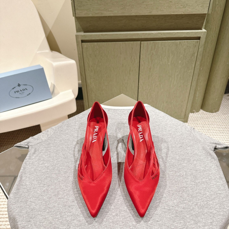 Pra*a high heels